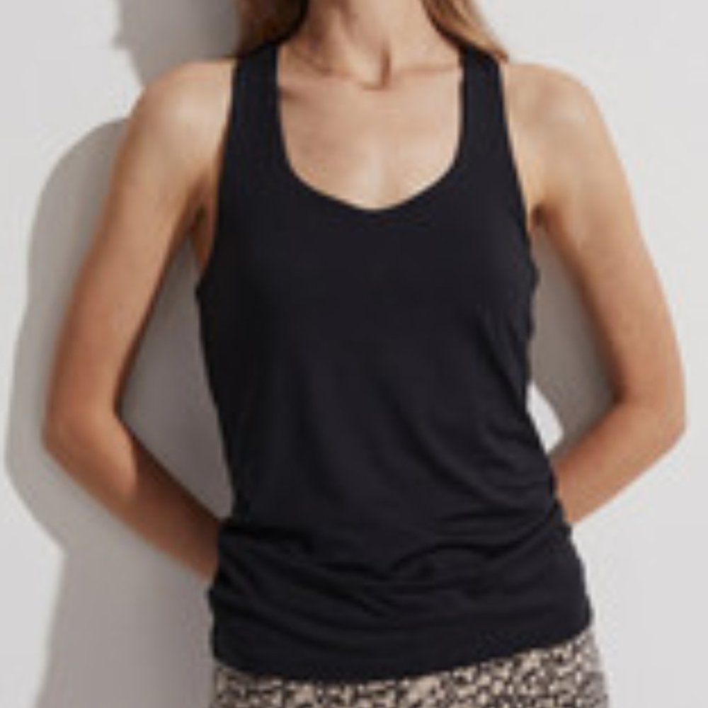 Varley tank varley waldon tank  Nwt. Built in bra size small